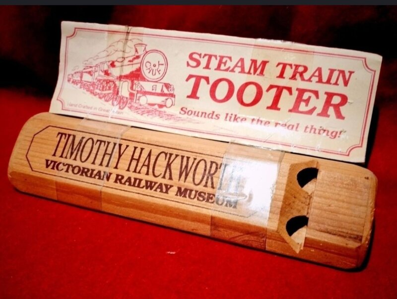 Fluier copie victoriana ce imita sunetul locomotivelor cu abur