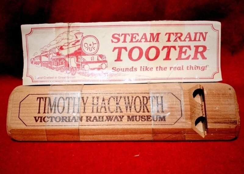 Fluier copie victoriana ce imita sunetul locomotivelor cu abur